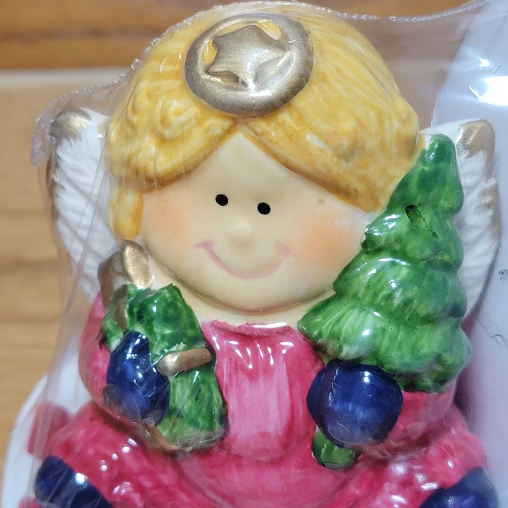 New Vintage Christmas Angels Salt and Pepper Shaker Set With Tray.
